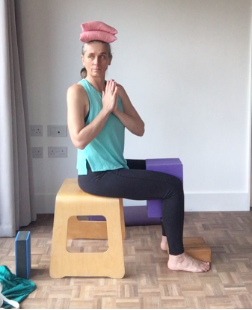 Postnatal Sitting Twists - birthlight